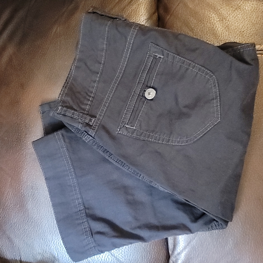 Size 8 Black Capri's EUC (7 colors in my Closet...Bundle & Save!!)